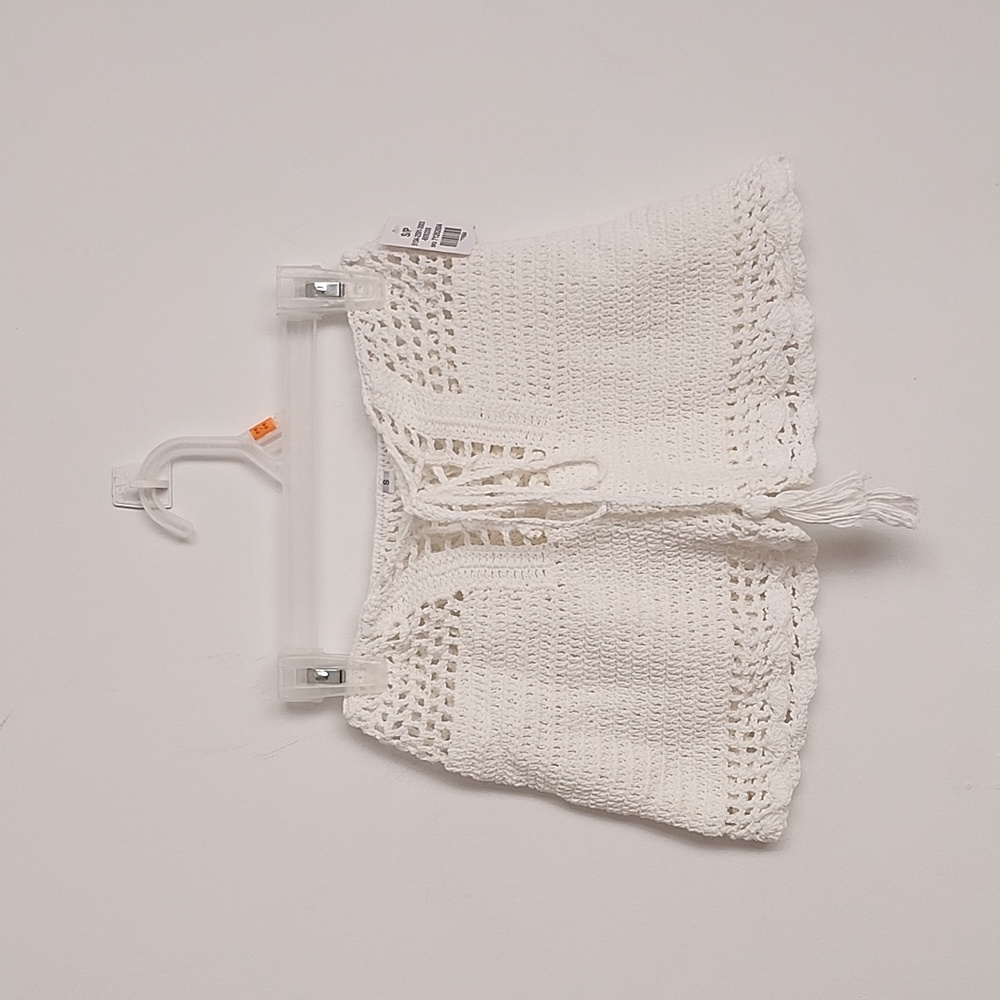 White Off Shoulder Hand Crochet Lace Up  Summer Crop Top and Shorts Matching Set - Picture 5 of 16